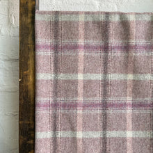 Load image into Gallery viewer, Winter Rose Wool