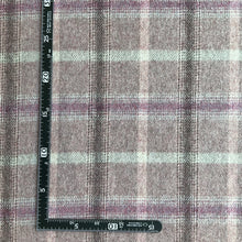 Load image into Gallery viewer, Winter Rose Wool