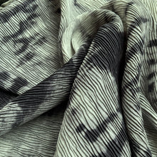 Load image into Gallery viewer, Issey Micro Pleat