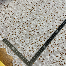 Load image into Gallery viewer, Rendezvous Broderie - White