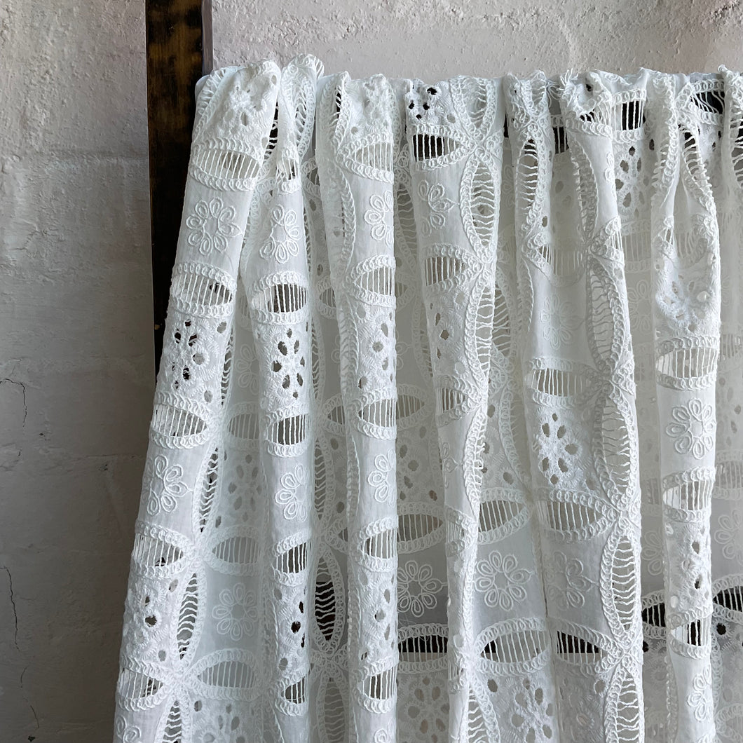 Cannes Broderie - Natural White