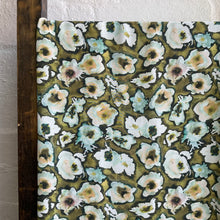 Load image into Gallery viewer, Follet Viscose CDC - Pansy Play - Green
